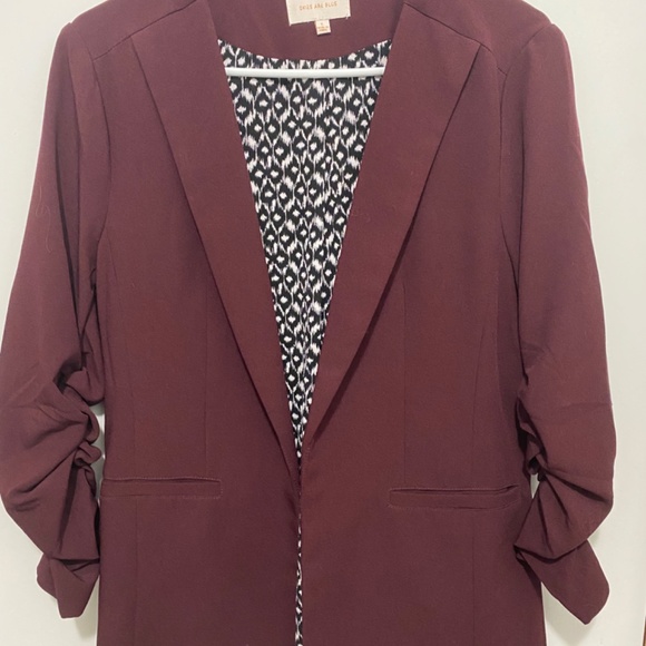 Skies are Blue burgundy blazer - Picture 2 of 6